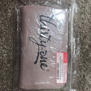 All about the Benjamin’s wallet stone distressed pebble